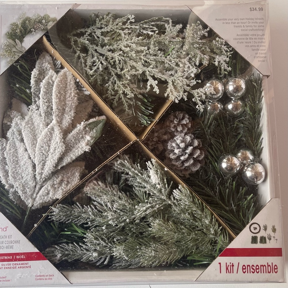 Ashland Frosted Green and Silver Holiday Wreath Kit
